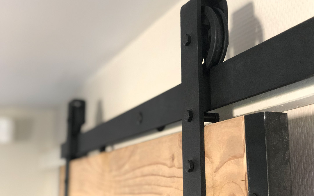 Roc Design de Mantion : la porte de grange réinventée pour l&rsquo;intérieur
