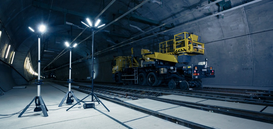 Découvrez le nouveau projecteur LED sur trépied 13050 T Professional de Brennenstuhl
