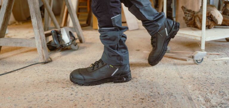 Guide pratique SOLIDUR : comment bien se chausser pour travailler en sécurité ?